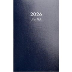 D3206 Taskukalenteri Lilla Fick 2026